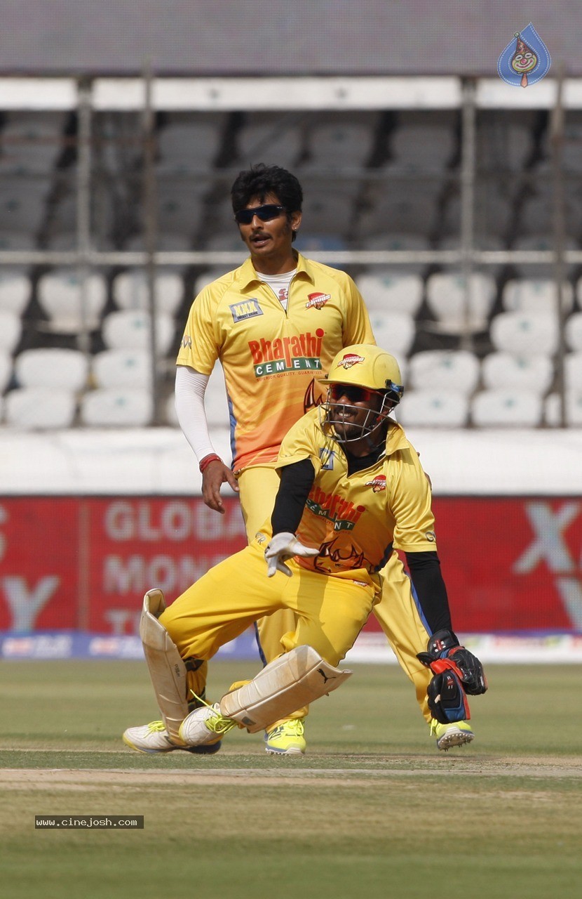 Chennai Rhinos Vs Karnataka Bulldozers Match Photos - 57 / 150 photos