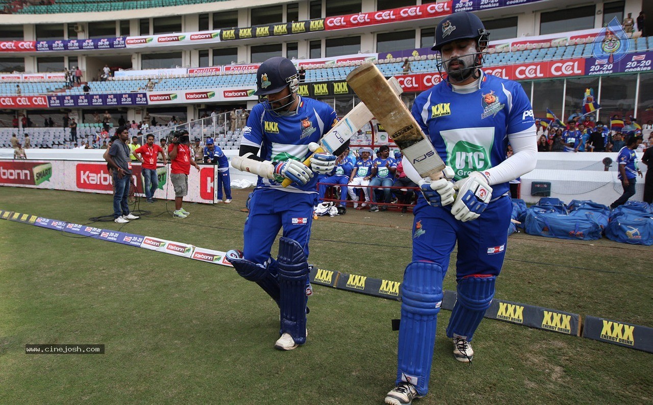 Chennai Rhinos Vs Karnataka Bulldozers Match Photos - 78 / 150 photos