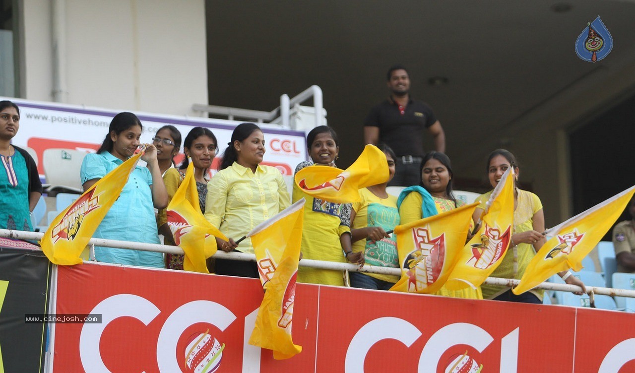 Chennai Rhinos Vs Karnataka Bulldozers Match Photos - 145 / 150 photos