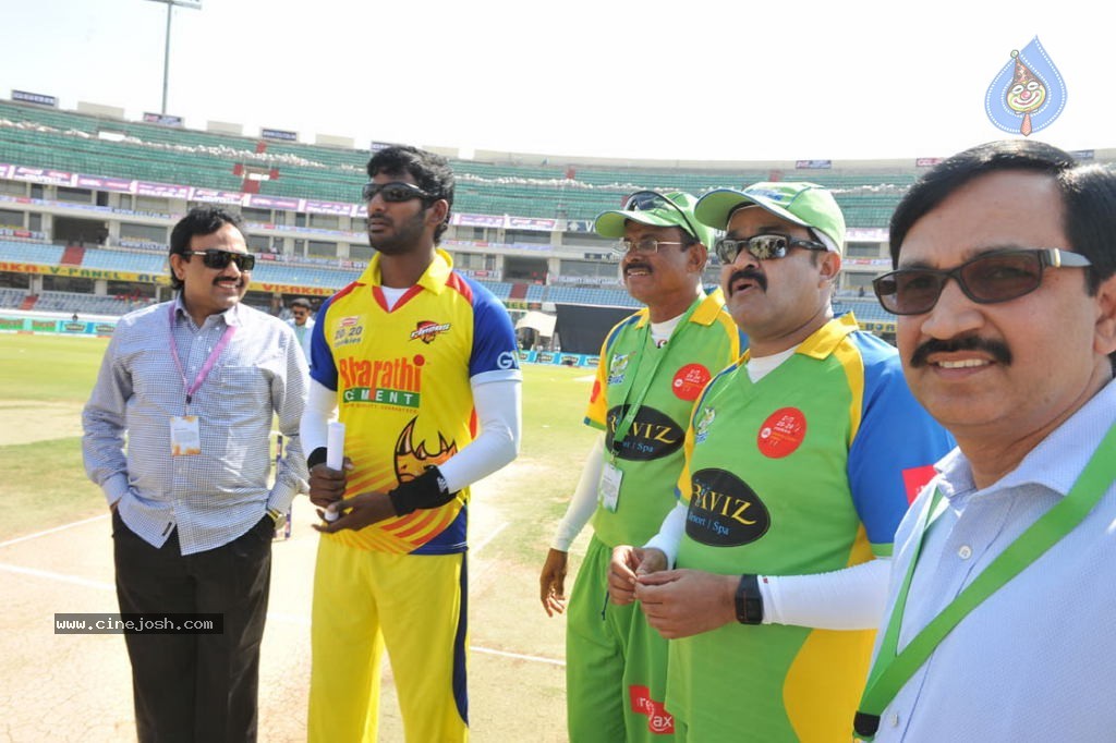 Chennai Rhinos Vs Kerala Strikers Match Photos 01 - 1 / 131 photos