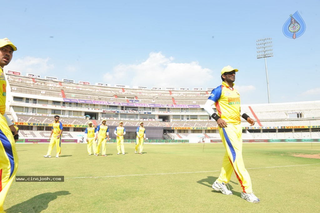 Chennai Rhinos Vs Kerala Strikers Match Photos 01 - 10 / 131 photos