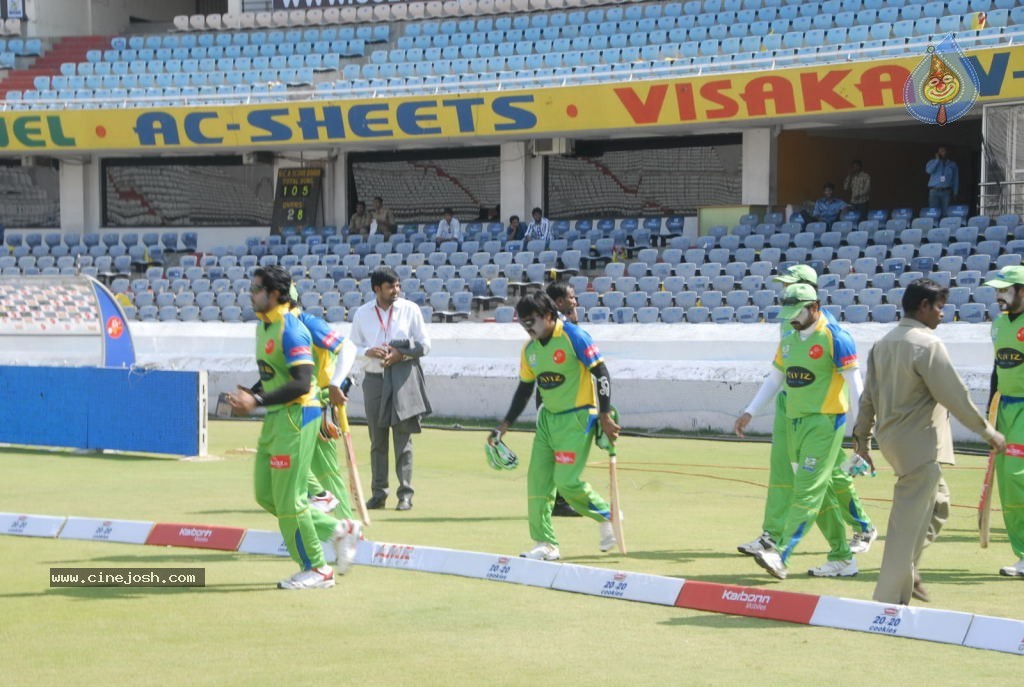 Chennai Rhinos Vs Kerala Strikers Match Photos 01 - 48 / 131 photos