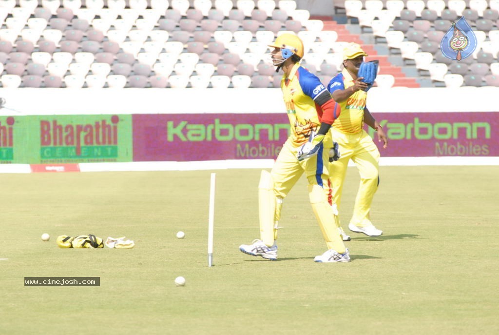 Chennai Rhinos Vs Kerala Strikers Match Photos 01 - 51 / 131 photos
