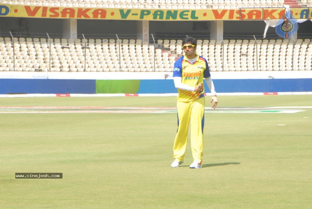 Chennai Rhinos Vs Kerala Strikers Match Photos 01 - 52 / 131 photos