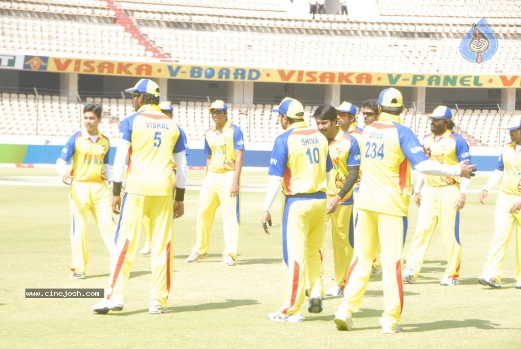 Chennai Rhinos Vs Kerala Strikers Match Photos 01 - 53 / 131 photos