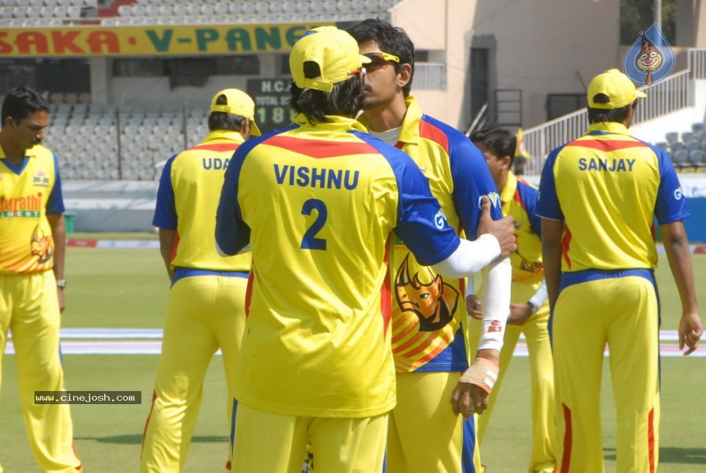 Chennai Rhinos Vs Kerala Strikers Match Photos 01 - 74 / 131 photos