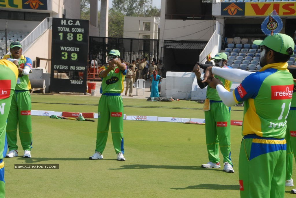 Chennai Rhinos Vs Kerala Strikers Match Photos 01 - 116 / 131 photos