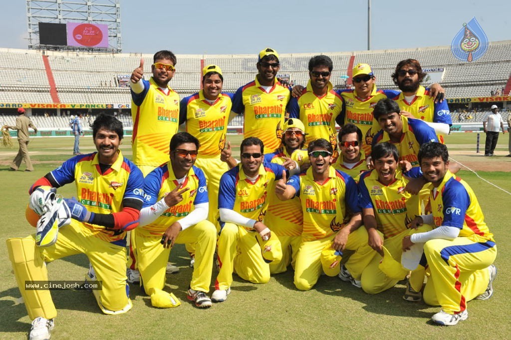 Chennai Rhinos Vs Kerala Strikers Match Photos 01 - 119 / 131 photos