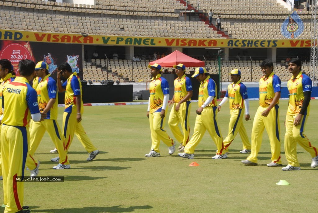 Chennai Rhinos Vs Kerala Strikers Match Photos 01 - 121 / 131 photos