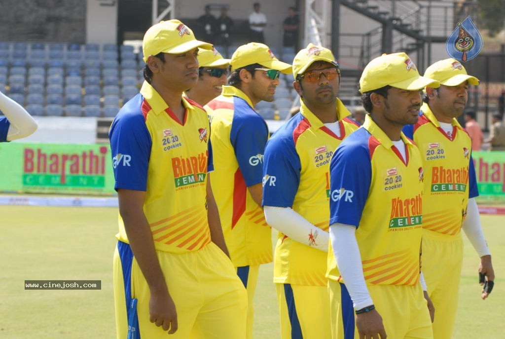 Chennai Rhinos Vs Kerala Strikers Match Photos 01 - 123 / 131 photos