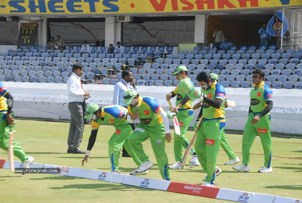 Chennai Rhinos Vs Kerala Strikers Match Photos 01 - 127 / 131 photos