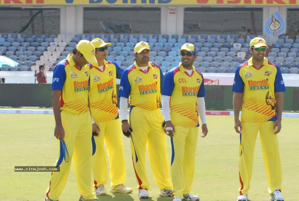 Chennai Rhinos Vs Kerala Strikers Match Photos 02 - 10 / 105 photos