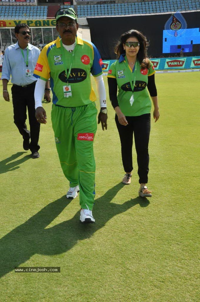 Chennai Rhinos Vs Kerala Strikers Match Photos 02 - 11 / 105 photos