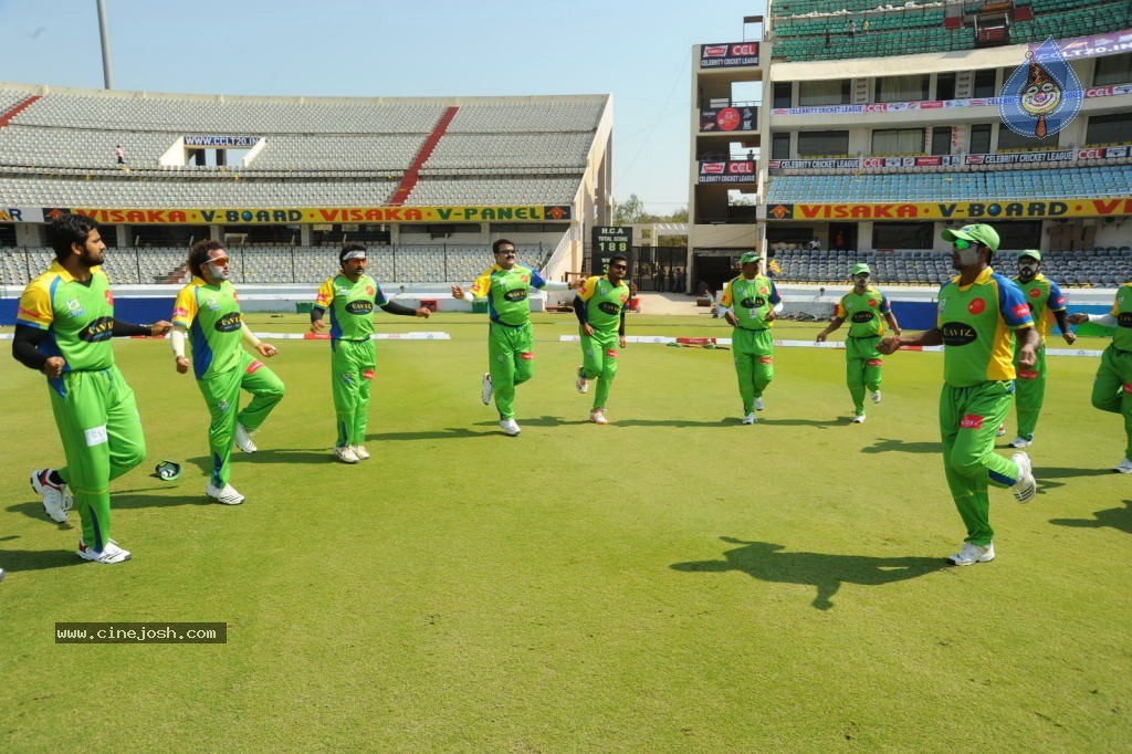 Chennai Rhinos Vs Kerala Strikers Match Photos 02 - 29 / 105 photos