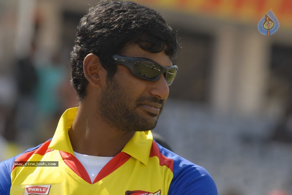 Chennai Rhinos Vs Kerala Strikers Match Photos 02 - 33 / 105 photos