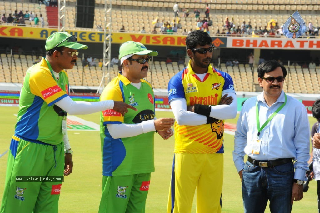 Chennai Rhinos Vs Kerala Strikers Match Photos 02 - 42 / 105 photos