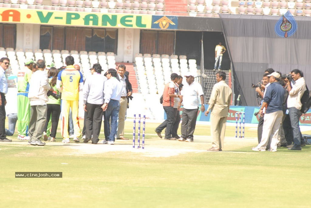 Chennai Rhinos Vs Kerala Strikers Match Photos 02 - 55 / 105 photos