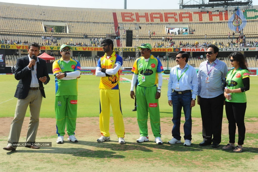 Chennai Rhinos Vs Kerala Strikers Match Photos 02 - 60 / 105 photos