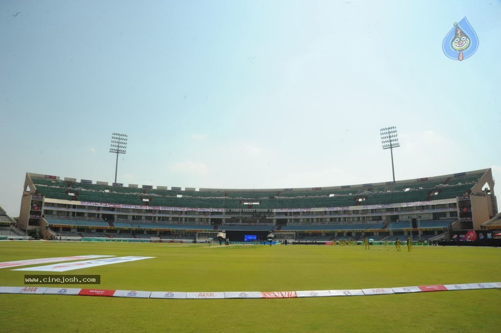 Chennai Rhinos Vs Kerala Strikers Match Photos 02 - 87 / 105 photos