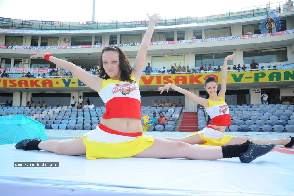 Chennai Rhinos Vs Kerala Strikers Match Photos 03 - 54 / 96 photos