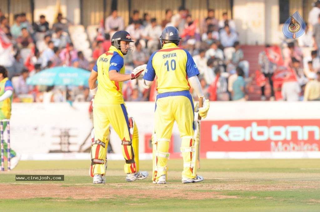 Chennai Rhinos Vs Kerala Strikers Match Photos 04 - 16 / 43 photos