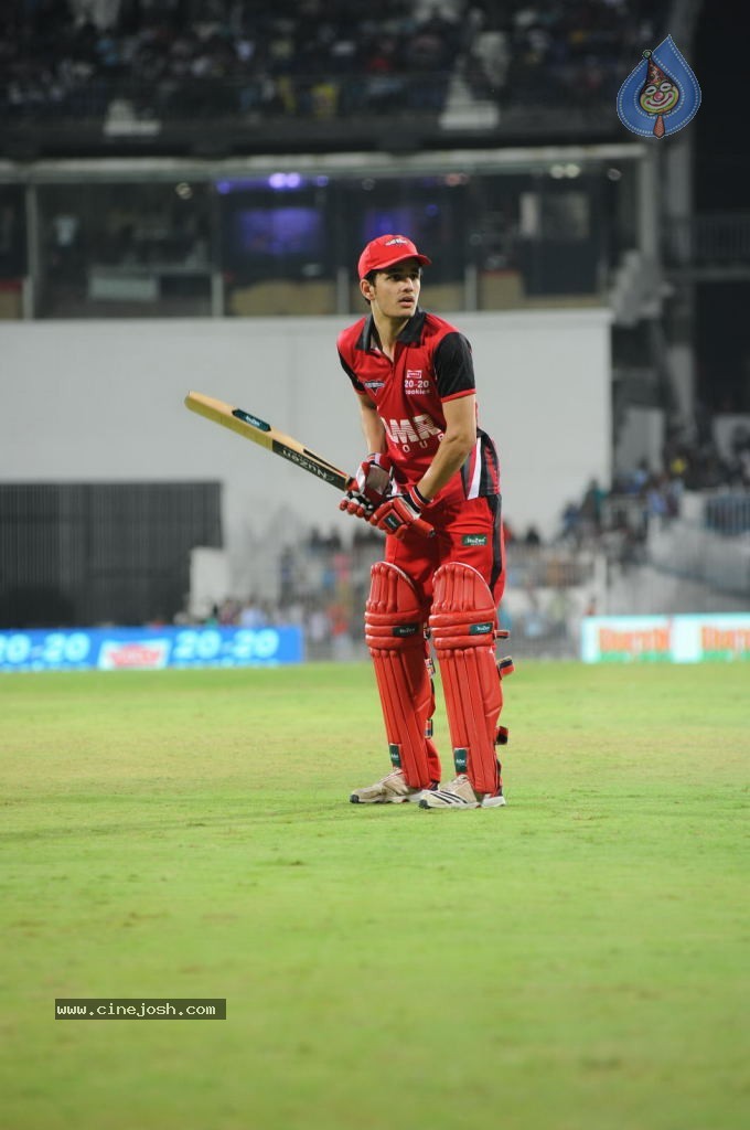 Telugu Warriors VS Chennai Rhinos Semi Final Match 01 - 24 / 72 photos