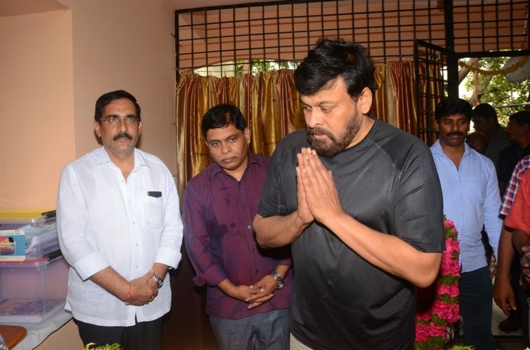 Chiranjeevi And Allu Aravind Has Paid Tribute To Nandagopal - 3 / 21 photos