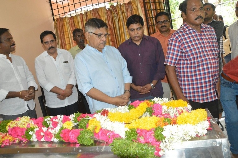 Chiranjeevi And Allu Aravind Has Paid Tribute To Nandagopal - 12 / 21 photos