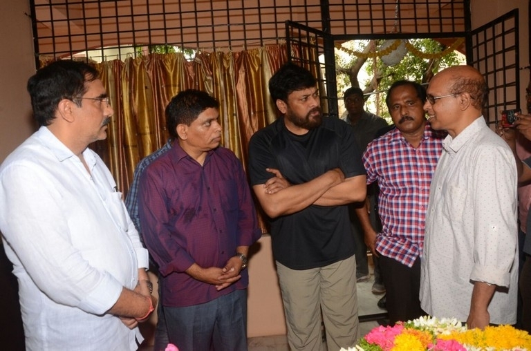 Chiranjeevi And Allu Aravind Has Paid Tribute To Nandagopal - 17 / 21 photos