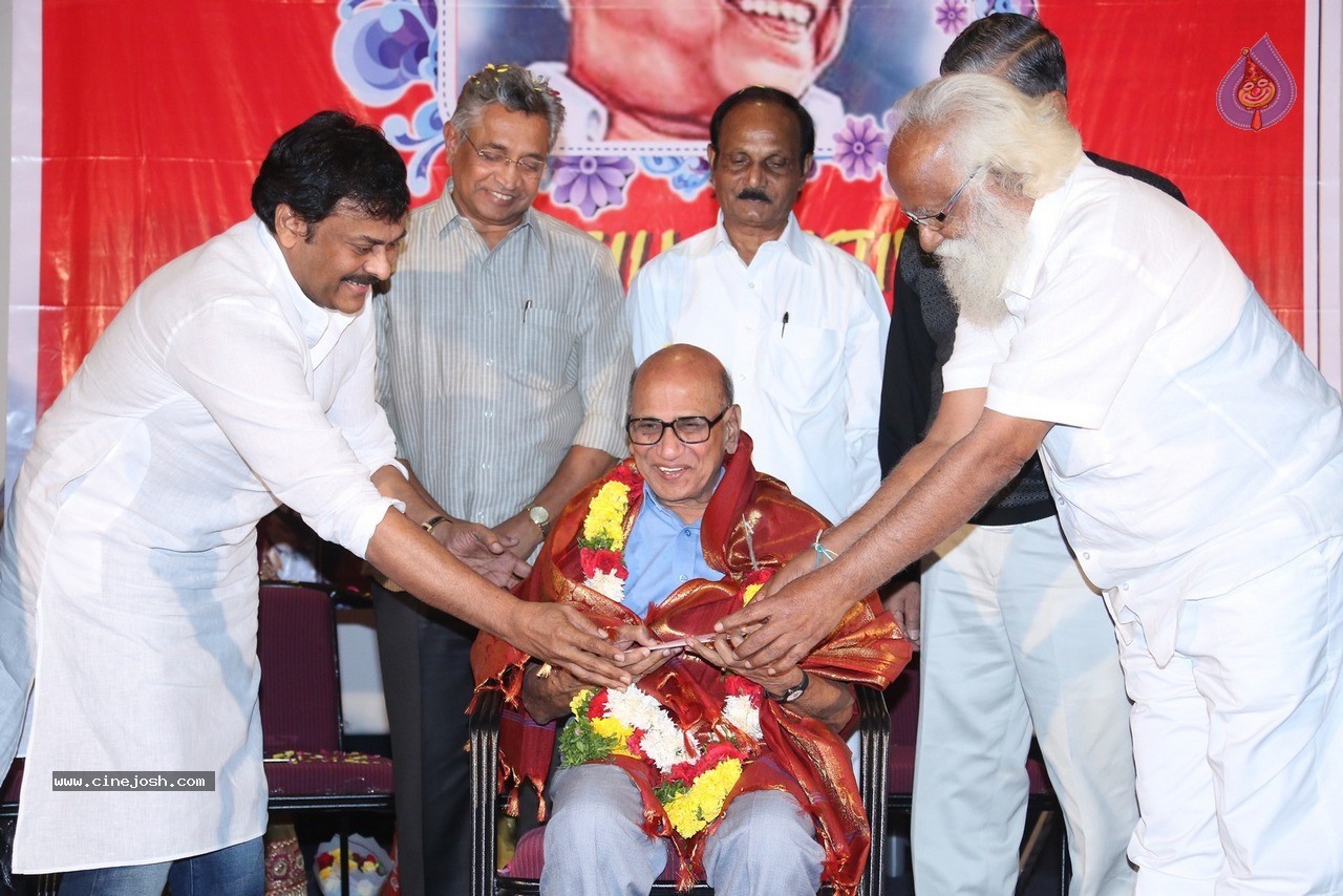 Chiranjeevi at Bapu's Film Festival 2014 - 33 / 304 photos