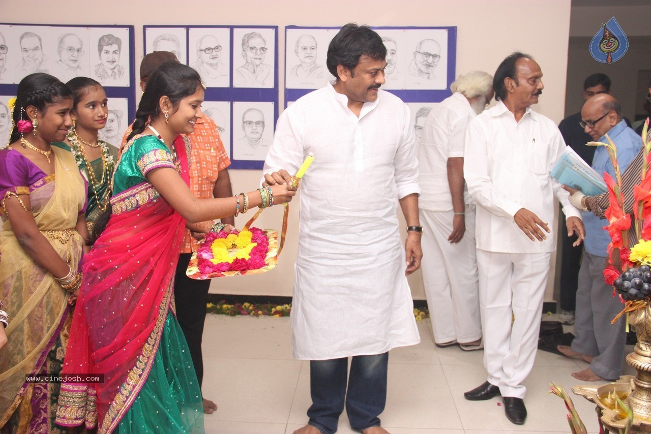 Chiranjeevi at Bapu's Film Festival 2014 - 86 / 304 photos