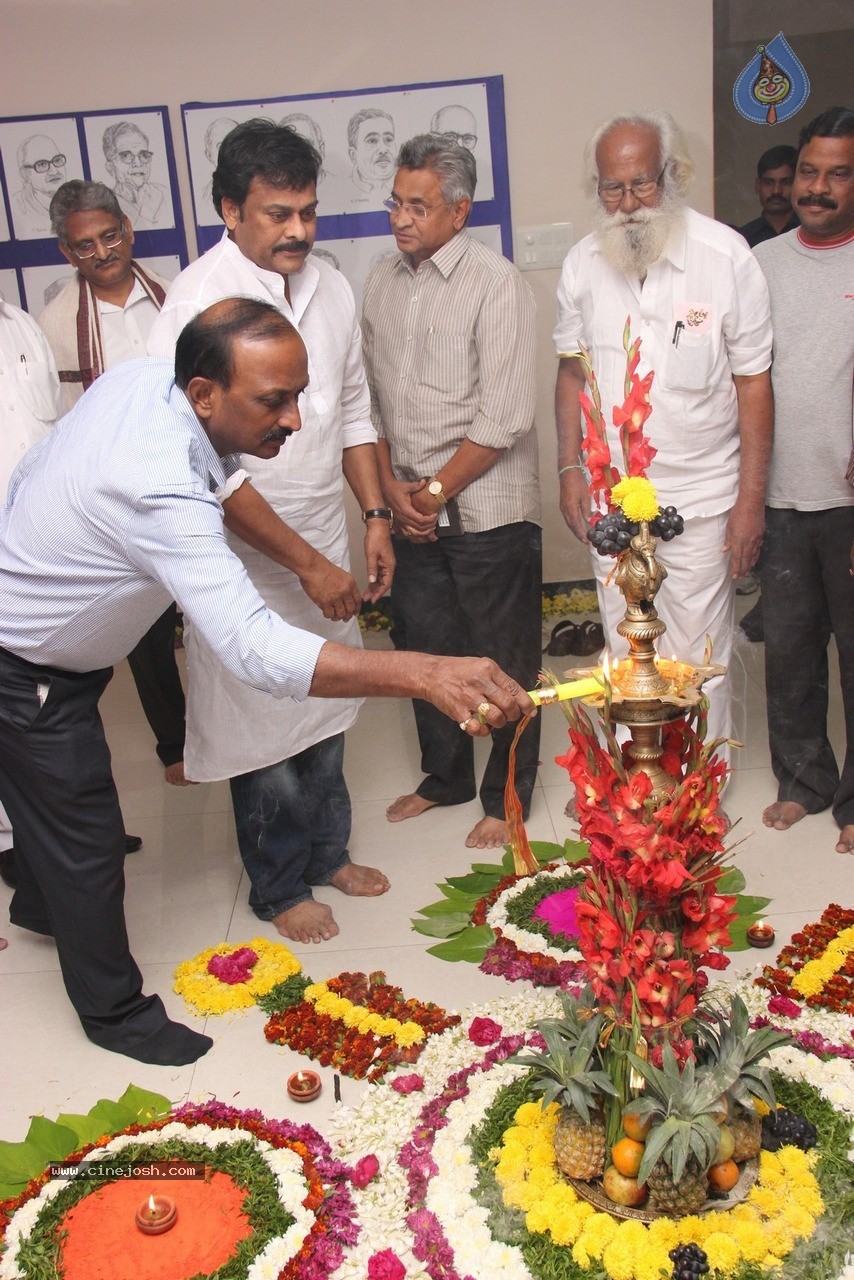 Chiranjeevi at Bapu's Film Festival 2014 - 151 / 304 photos