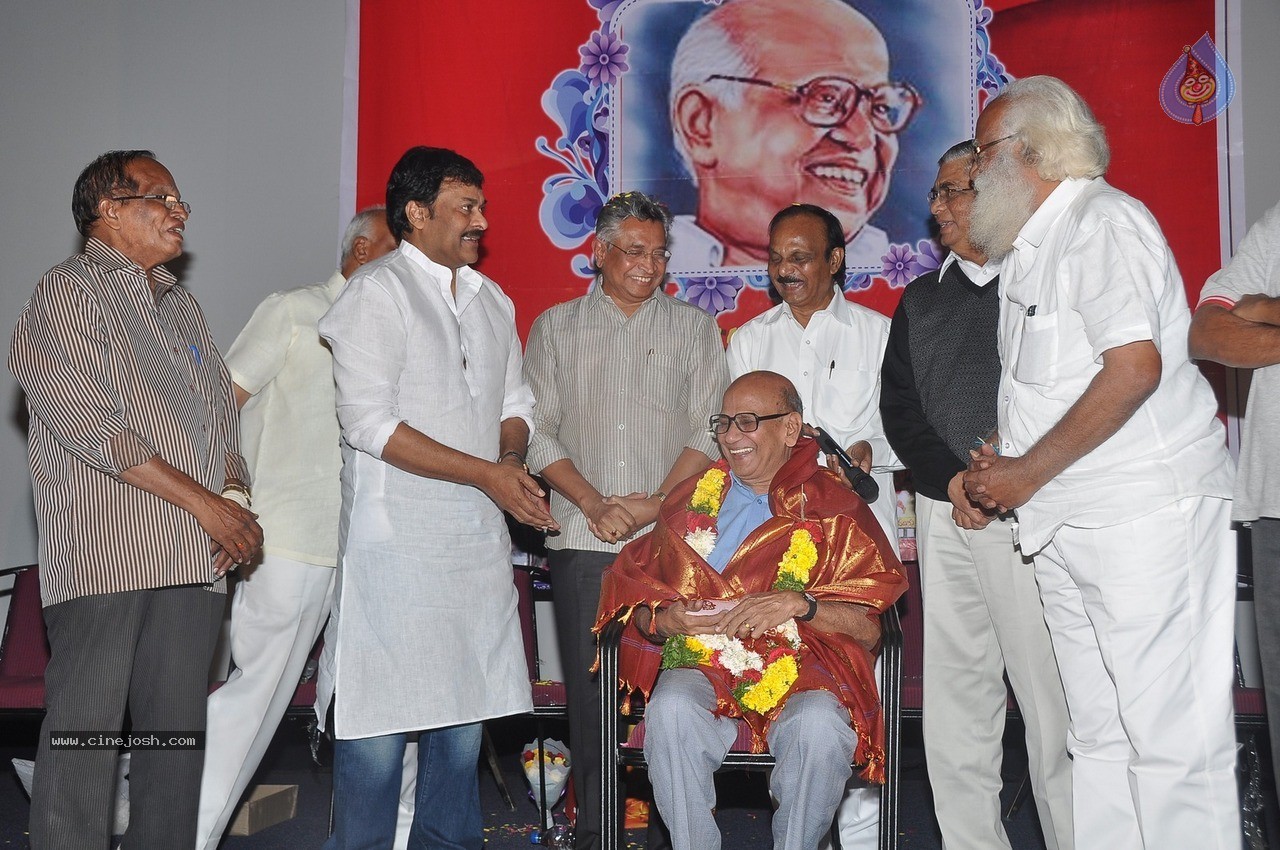 Chiranjeevi at Bapu's Film Festival 2014 - 172 / 304 photos