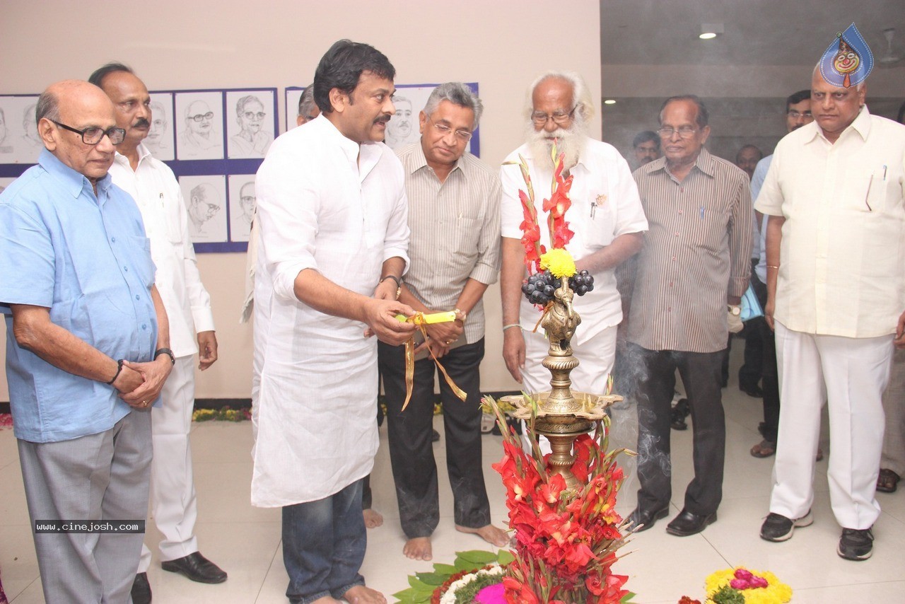 Chiranjeevi at Bapu's Film Festival 2014 - 180 / 304 photos