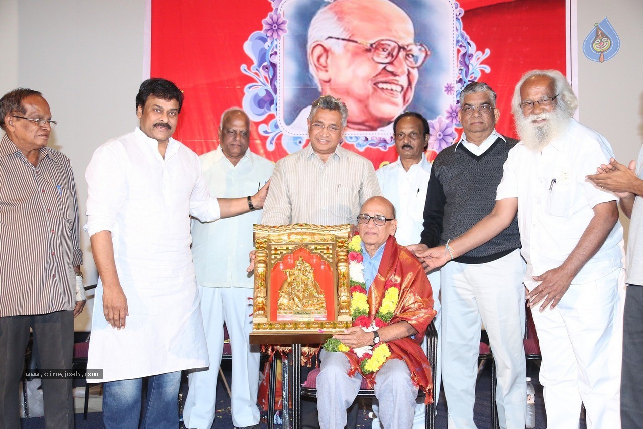 Chiranjeevi at Bapu's Film Festival 2014 - 184 / 304 photos