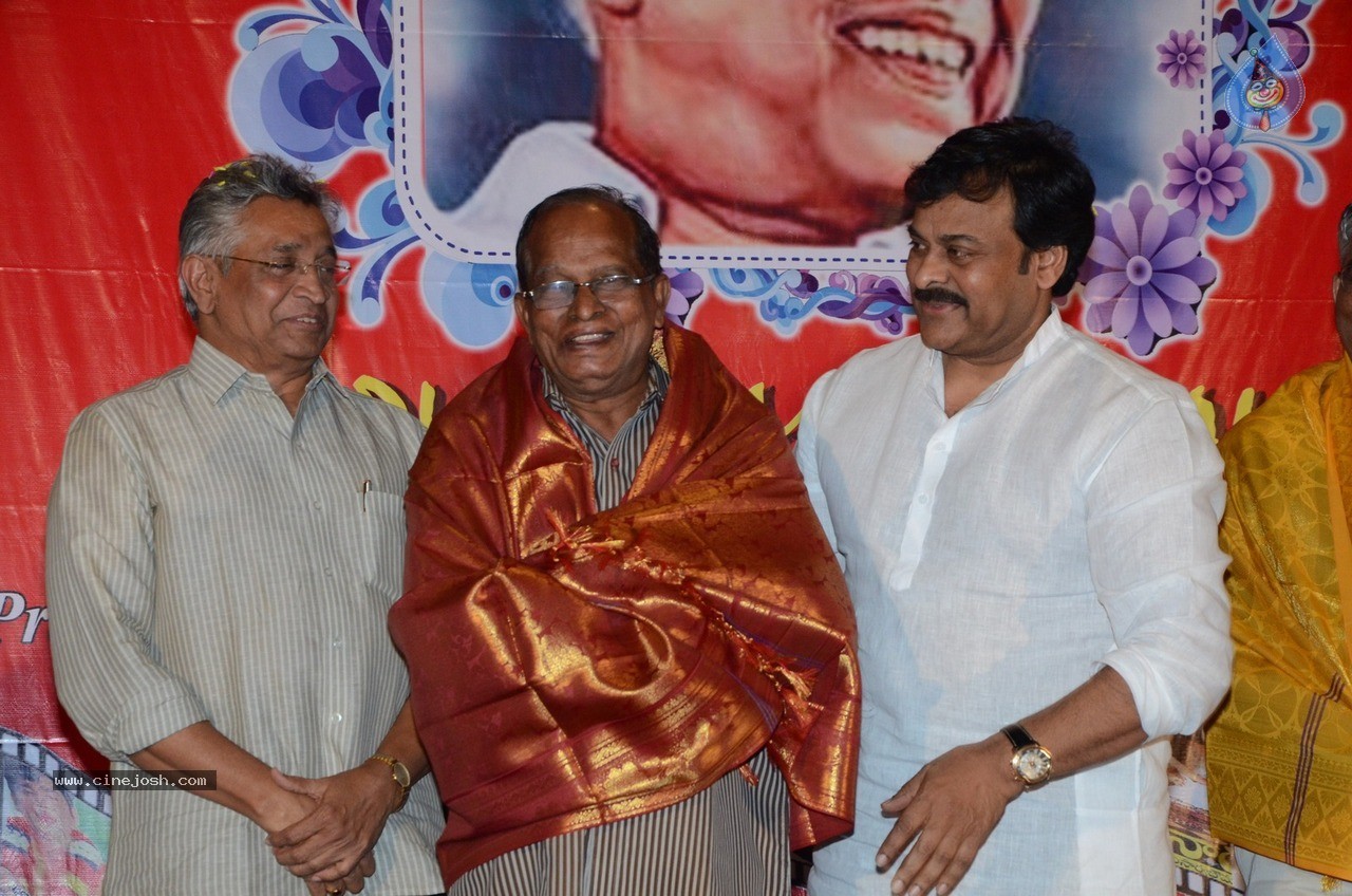 Chiranjeevi at Bapu's Film Festival 2014 - 193 / 304 photos
