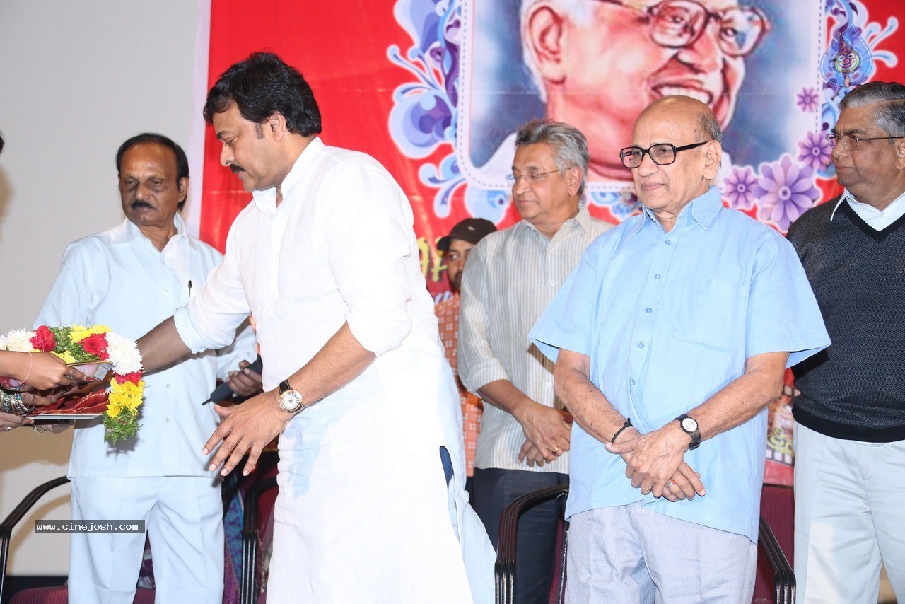 Chiranjeevi at Bapu's Film Festival 2014 - 208 / 304 photos