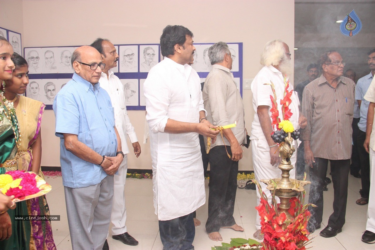 Chiranjeevi at Bapu's Film Festival 2014 - 229 / 304 photos