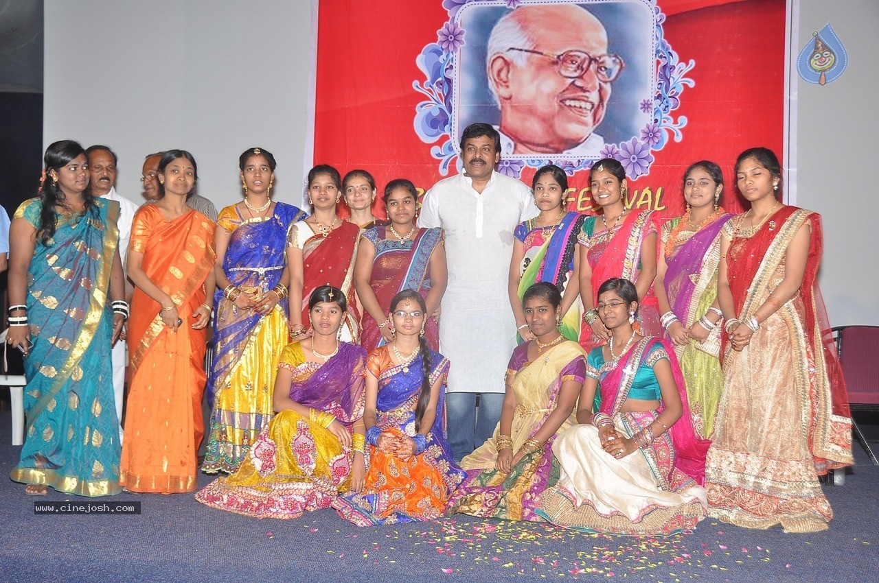 Chiranjeevi at Bapu's Film Festival 2014 - 259 / 304 photos
