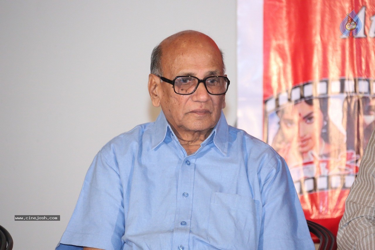 Chiranjeevi at Bapu's Film Festival 2014 - 261 / 304 photos