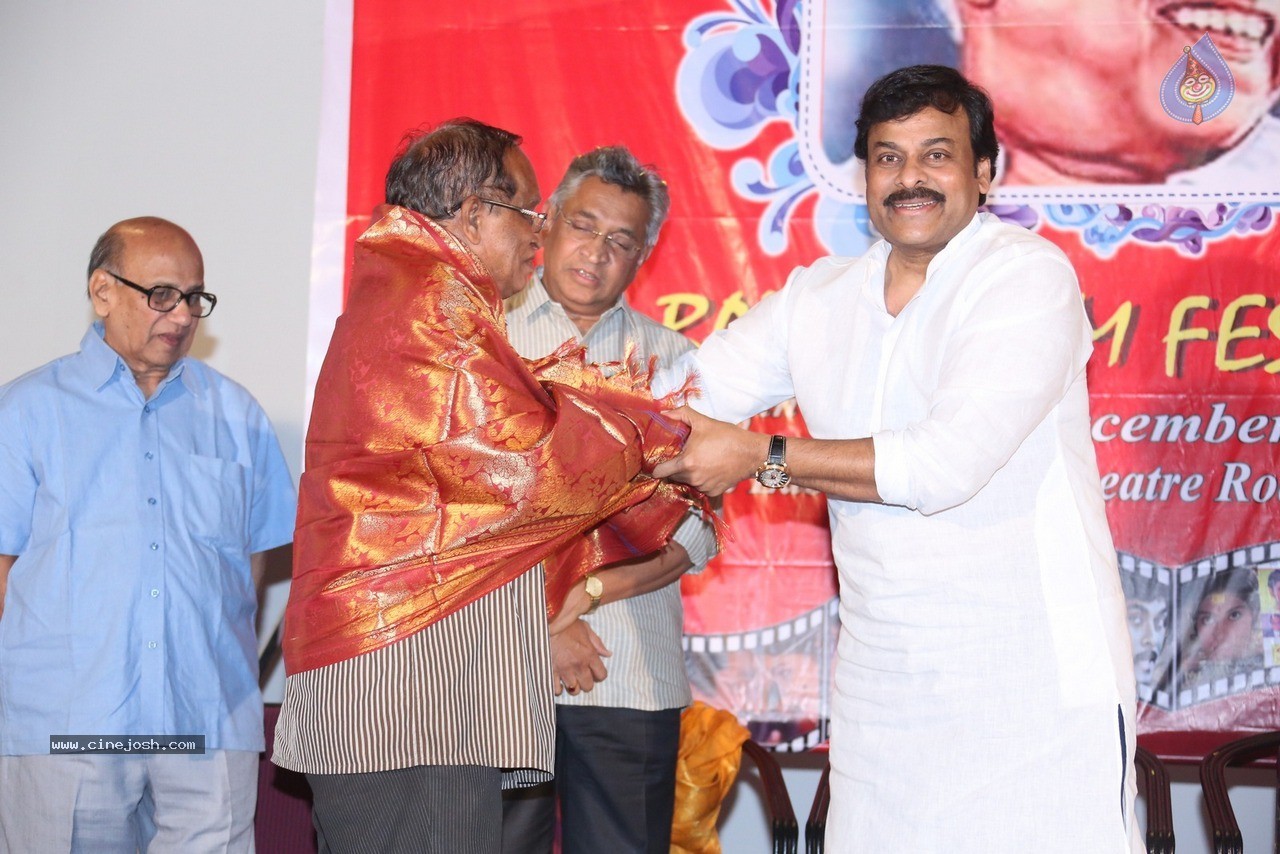 Chiranjeevi at Bapu's Film Festival 2014 - 300 / 304 photos