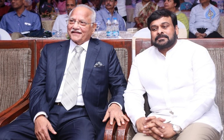 Chiranjeevi at Dr Vijay Dikshit Felicitation - 22 / 23 photos