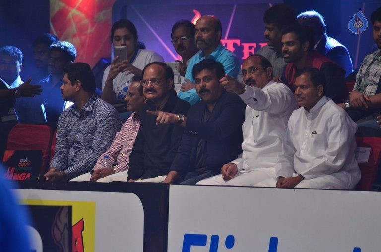 Chiru at PRO Kabaddi Match - 17 / 78 photos