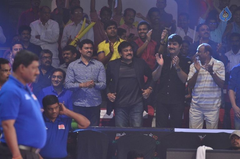 Chiru at PRO Kabaddi Match - 20 / 78 photos