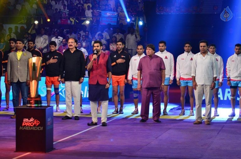 Chiru at PRO Kabaddi Match - 27 / 78 photos