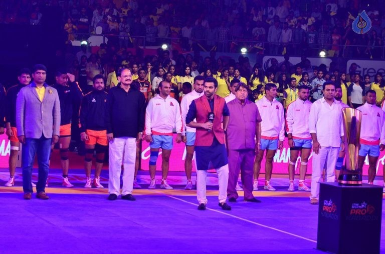 Chiru at PRO Kabaddi Match - 32 / 78 photos