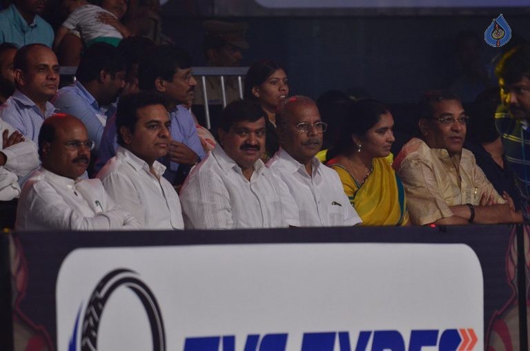 Chiru at PRO Kabaddi Match - 41 / 78 photos