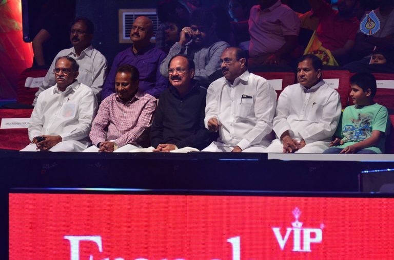 Chiru at PRO Kabaddi Match - 46 / 78 photos