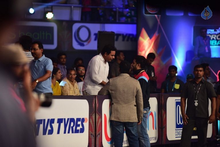 Chiru at PRO Kabaddi Match - 57 / 78 photos