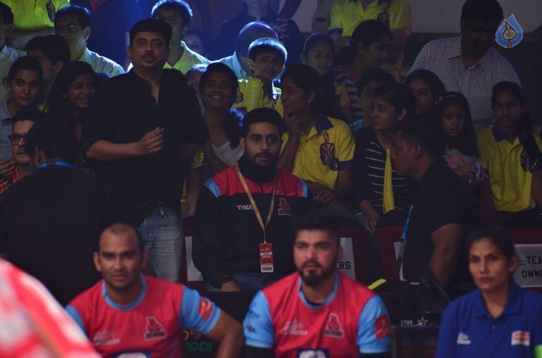 Chiru at PRO Kabaddi Match - 69 / 78 photos